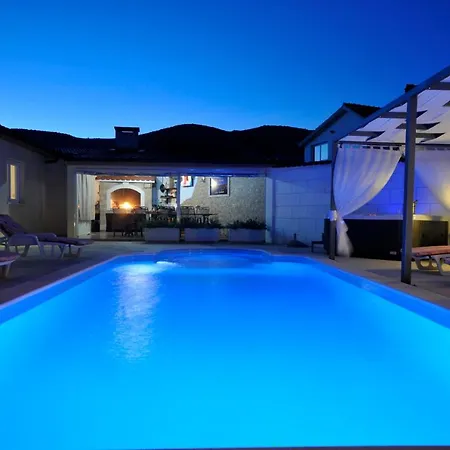 Beautiful Holiday Home 
