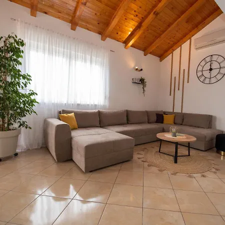 Beautiful Holiday Home 